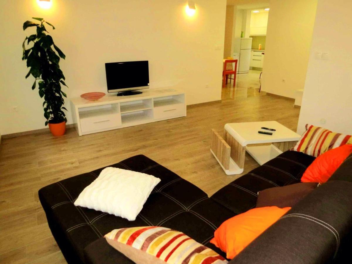 House Merlin Apartment Baška Voda Екстериор снимка