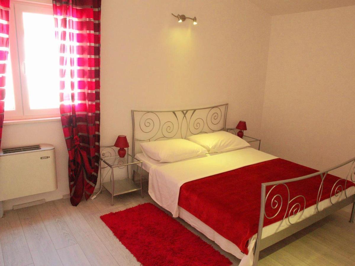 House Merlin Apartment Baška Voda Екстериор снимка